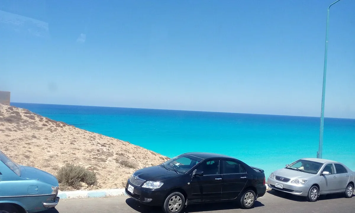 المياه الفيروزية في الساحل الشمالي المصري