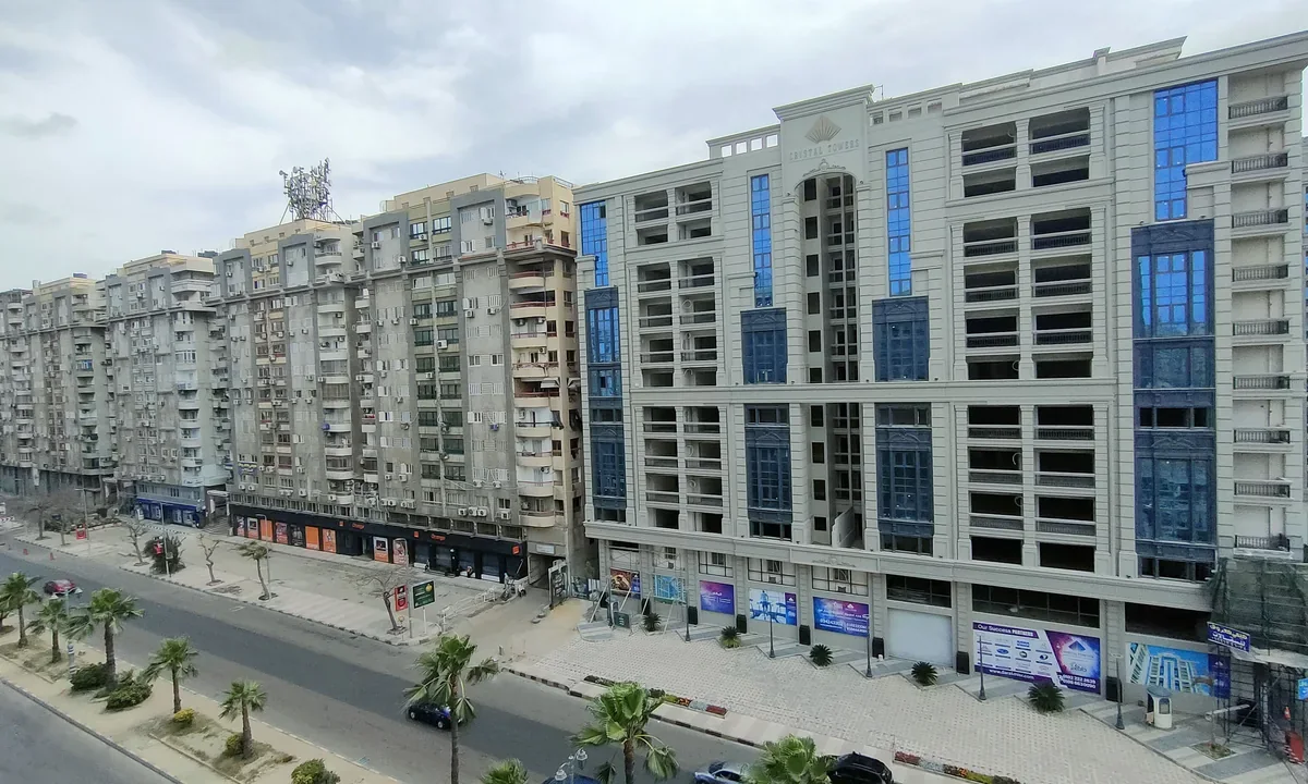 مشهد عمراني من منطقة سموحة في الإسكندرية